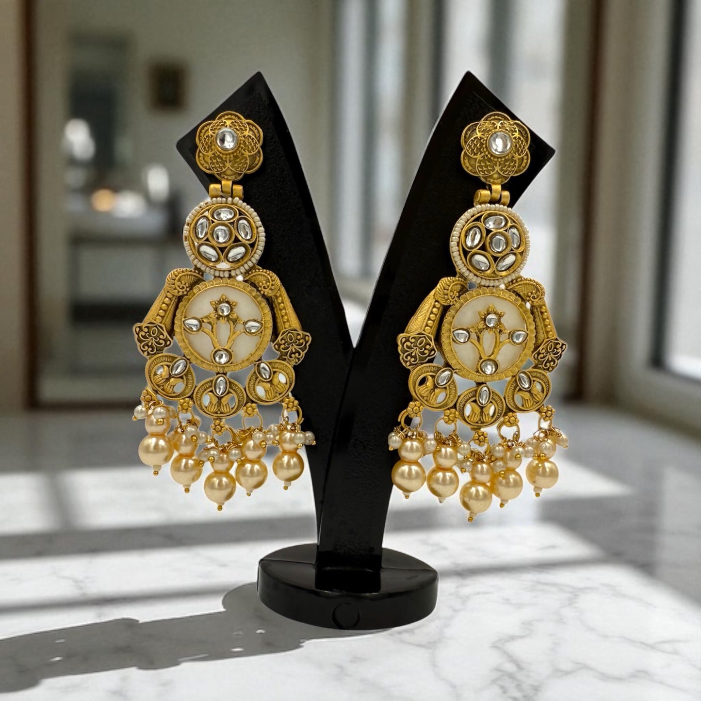 Noor Ivory Pearl Royal Chandeliers